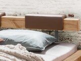 H&amp;T Schwebebalkenbett I Massiveiche mit Holzkufen
